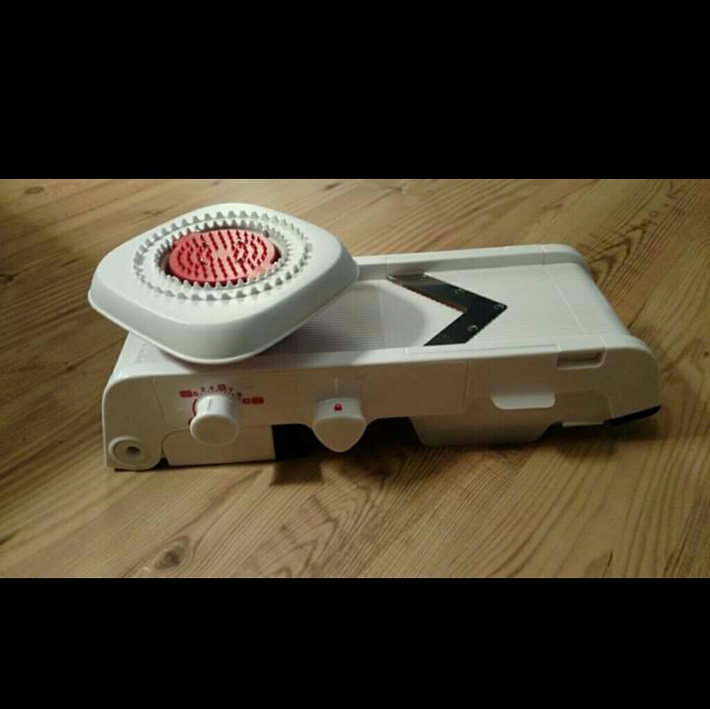 Tupperware Mandoline - image 1